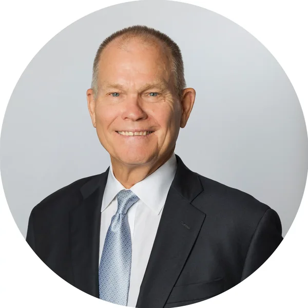 Steven Alley, portrait