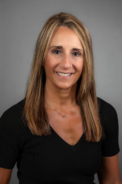 Cynthia Aschbacher, portrait