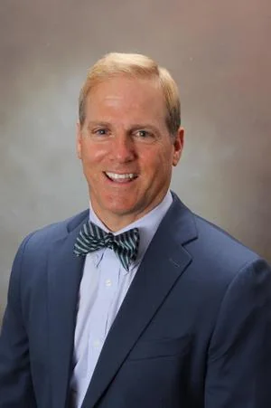 Kenneth Ouellette, portrait