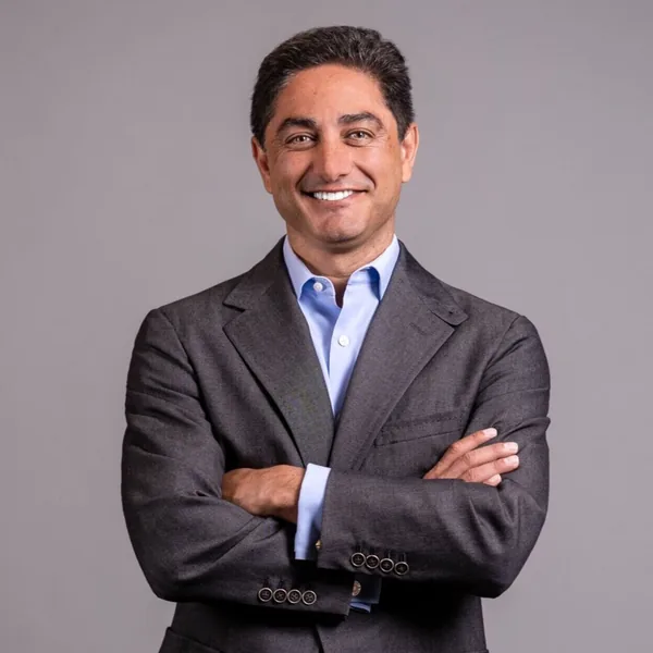 Antonio Gracias, portrait
