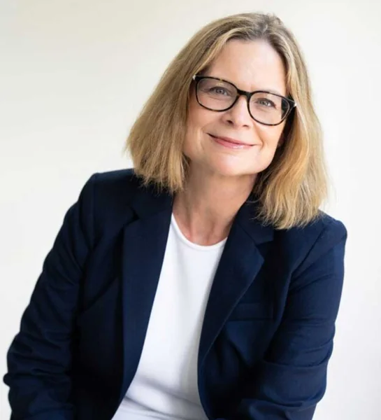Margaret Connelly, portrait