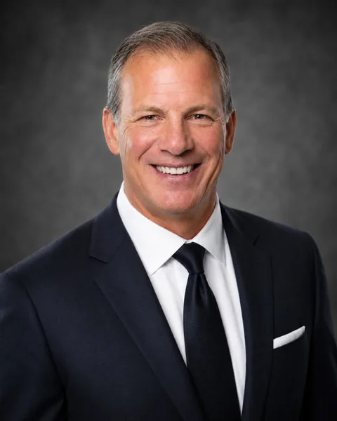 Ryan McDonald, portrait