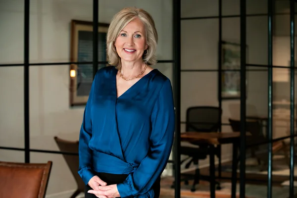 Stephanie Wright, portrait