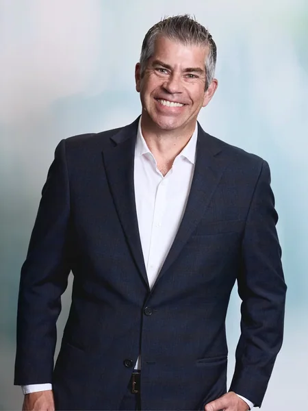 Jon Henderson, portrait