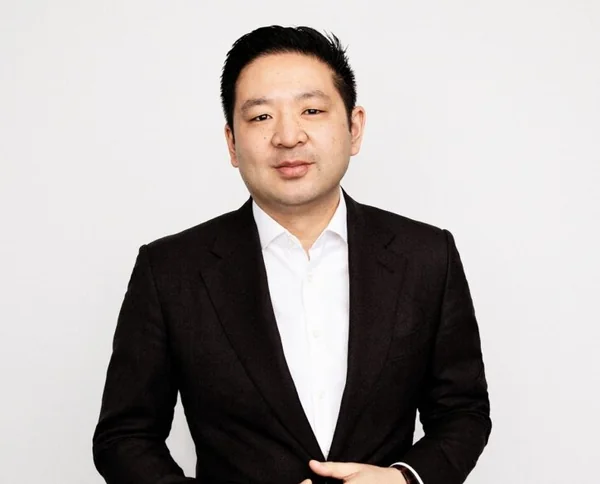 Henry Wang, portrait