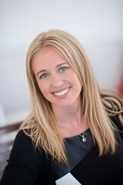 Allison Petchenick, portrait