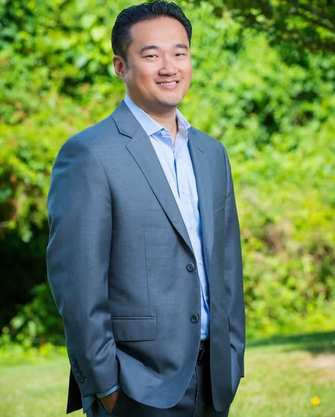 Wayne Yi, portrait