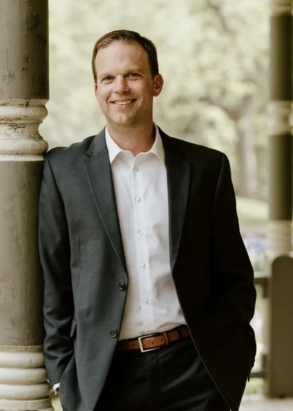 Aaron Pickert, portrait
