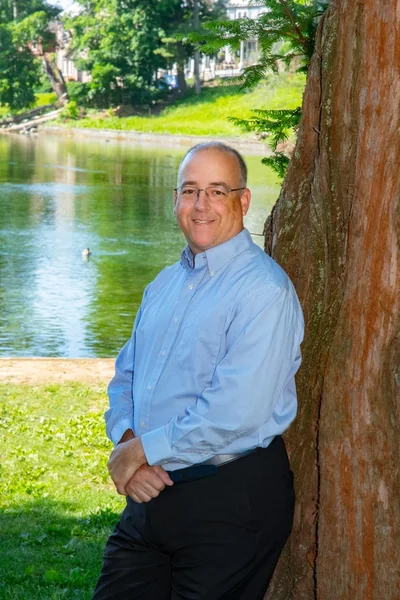 Steven Thompson, portrait