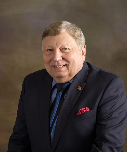 James Tausz, portrait