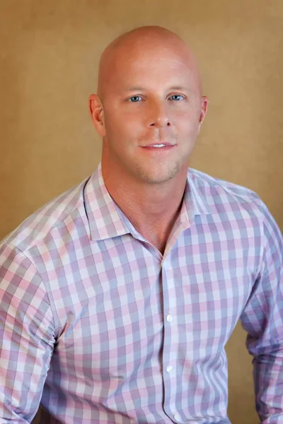 Keith Hutson, portrait