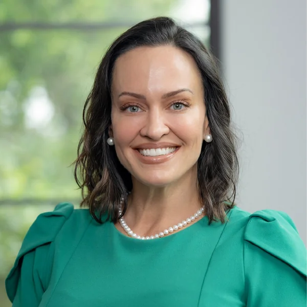 Elizabeth Torres, portrait