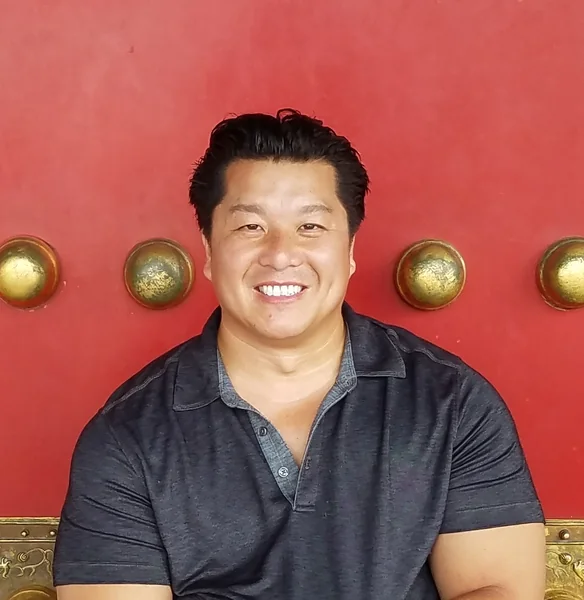 Tom Chun, portrait