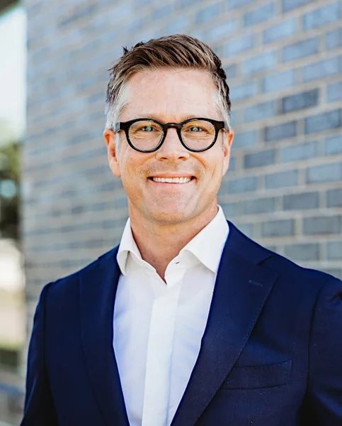 Adam Leavitt, portrait