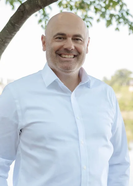 Nathan Freeman, portrait