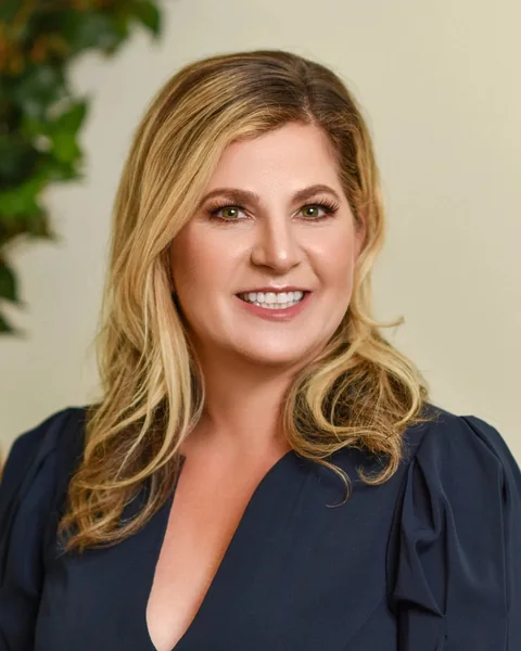Kelly McGrath, portrait