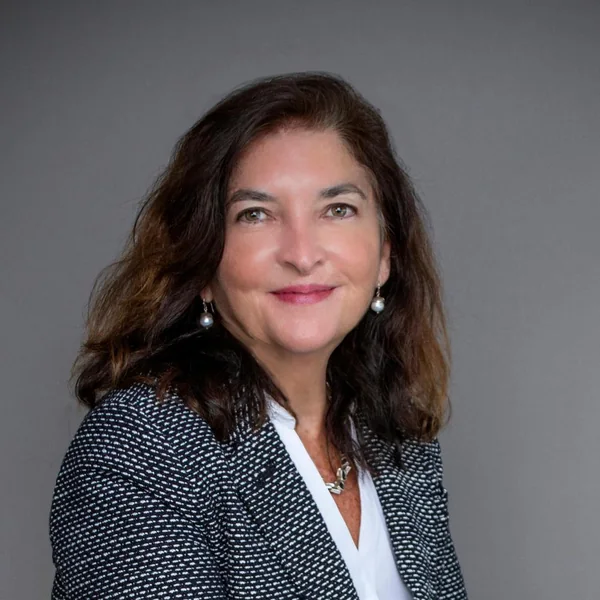 Mona Edwards, portrait