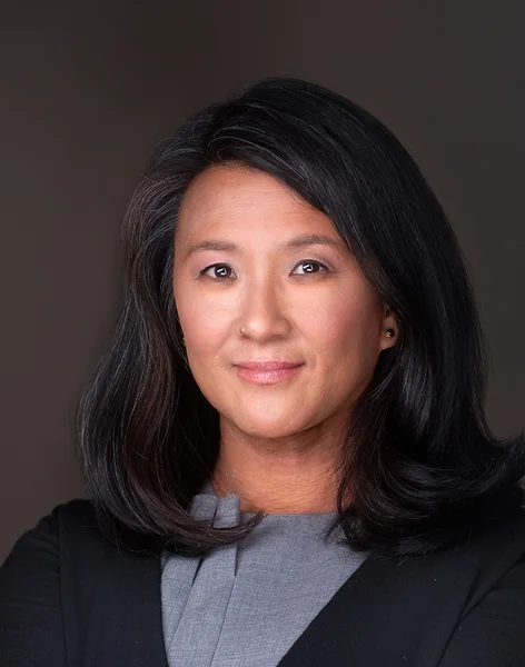 Eva Pao, portrait