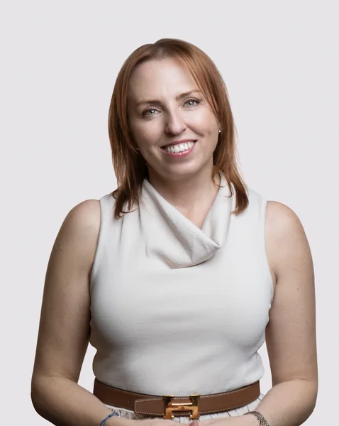 Julianne Hertel, portrait