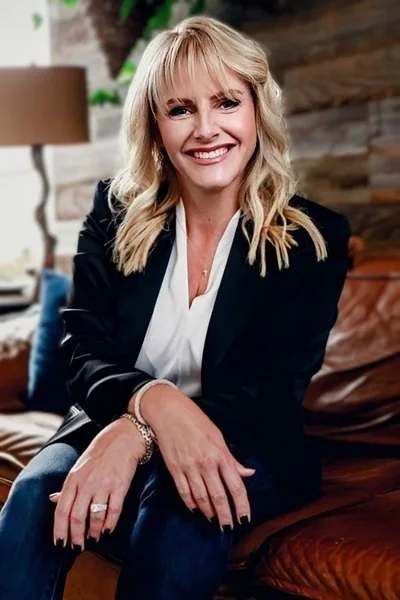 Traci Kaas, portrait