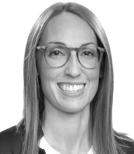 Kristin Bennett, portrait