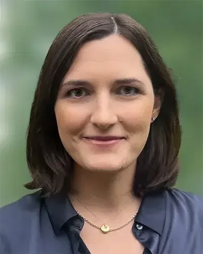 Grace Arnold, portrait