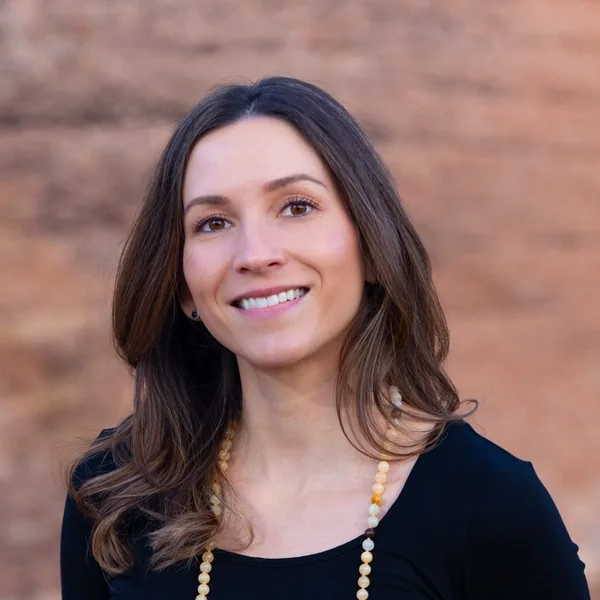 Leah Hlewko, portrait