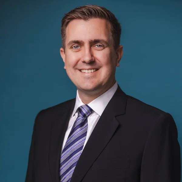 Travis Bettfreund, portrait