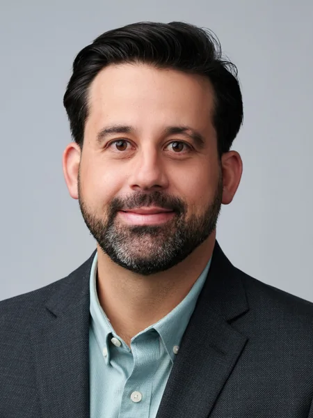Travis Ivanoff, portrait