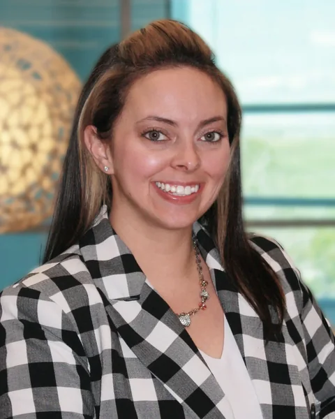 Nikole Larson, portrait