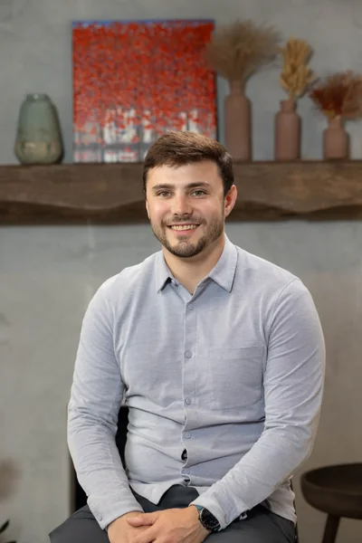 Noah Hankin, portrait