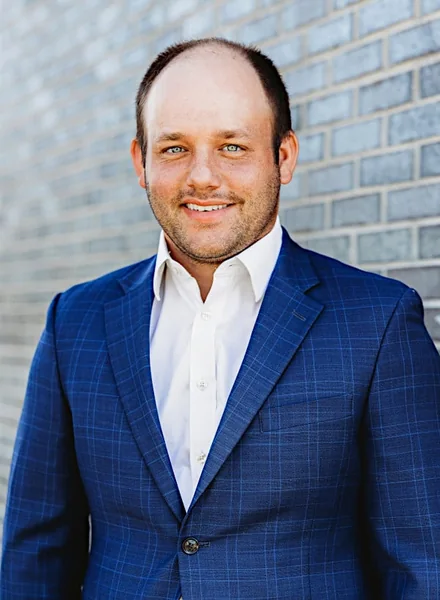 Adam Lee, portrait