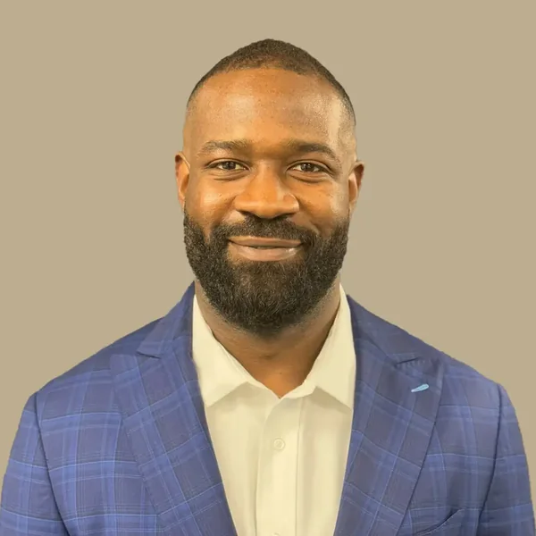 Steven Longa, portrait