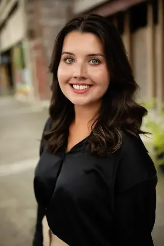 Kaylee Feathers, portrait