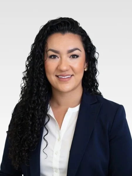 Stephanie Gomez, portrait